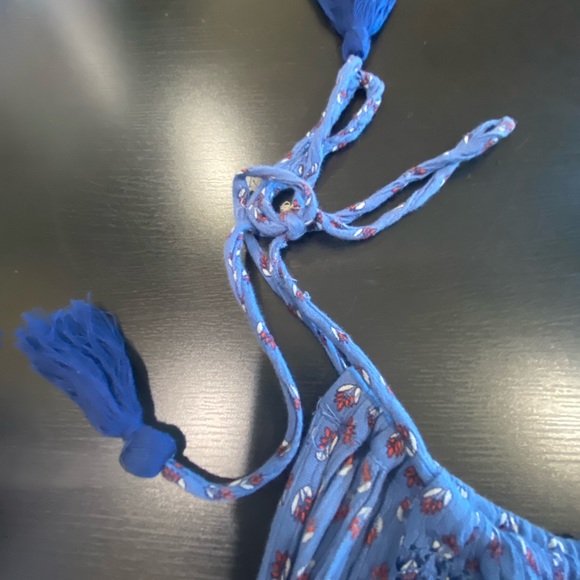 (2) bundle deal of white and blue cami top - Picture 6 of 6